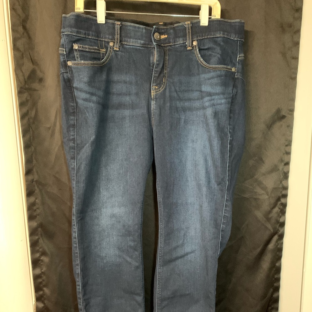 Torrid Feel the Fit Bombshell Straight 18S Jeans